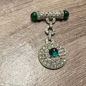 Beautiful Vintage Silver and Green Pendant/Brooch